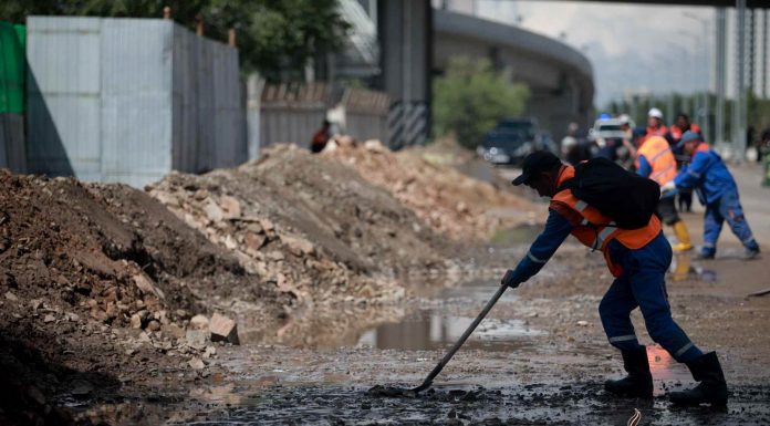 Хөрсний усны нэвчилтгүй байрнуудын лаг, шаврыг цэвэрлэж дуусгана