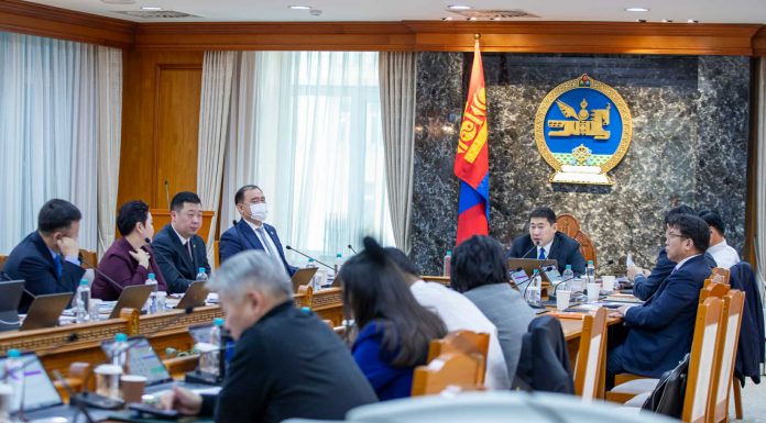 Зарим төрийн өмчит компани, үйлдвэрийн газрын өнөөгийн нөхцөл байдал, ирэх гурван жилийн зорилтыг хэлэлцлээ