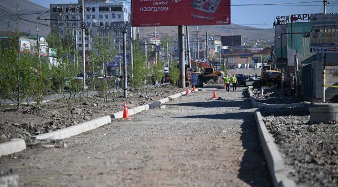 32-ын тойргоос “Сод Монгол” ШТС хүртэлх туслах замыг шинэчлэх ажил 60 хувьтай үргэлжилж байна