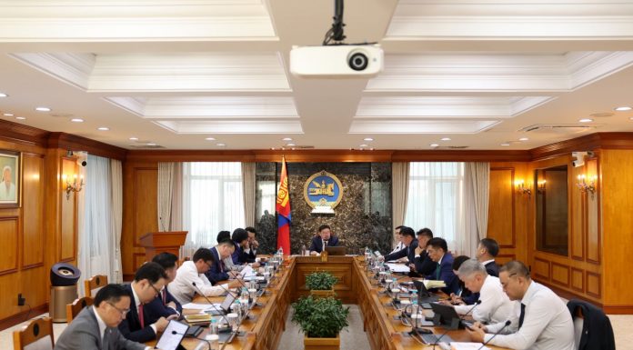 Засгийн газрын хуралдаан болж байна