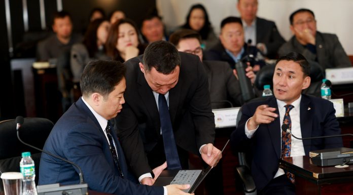 НИТХ-ын дарга А.Баяраар ахлуулсан авто замын түгжрэлийг бууруулах ажлын хэсгийнхэн Чингэлтэй дүүрэгт ажиллалаа