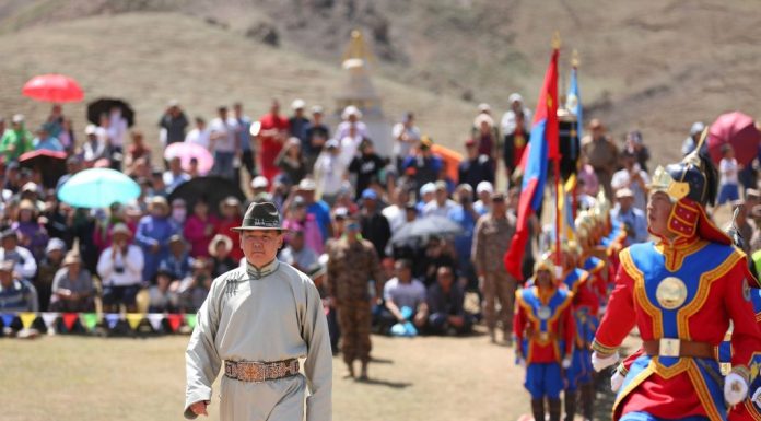 Говь гурван сайхан уулын Их тахилгат хайрхны тэнгэрийг тайх ёслол болов