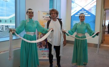 "Чингис хаан" олон улсын нисэх буудалд Julius Dein-г угтан авлаа