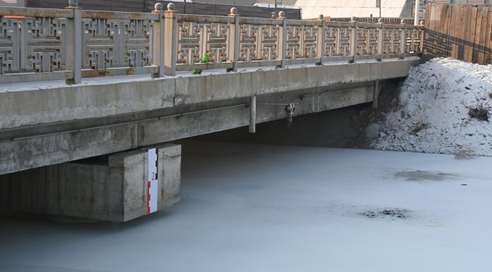 Авто замын гүүрэн байгууламжуудад халиа тошингийн шугаман хэмжилт хийж, тухай бүрд нь арга хэмжээ авч ажиллаж байна