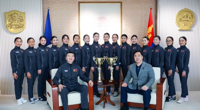 Дэлхийн аварга “Royal dance” хамтлагийн бүжигчдийг хүлээн авч уулзлаа