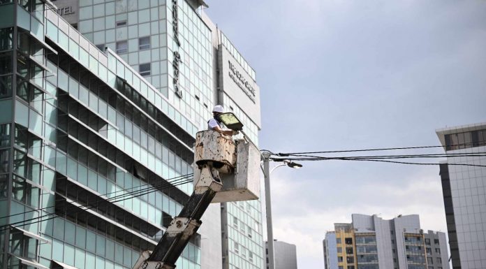 Нийслэлийн төвийн зургаан дүүргийн хэмжээнд 3000 гаруй шонгийн гэрэлтүүлгийг солилоо