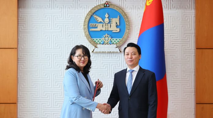 Тэргүүн түшмэлийн зэрэг дэв олголоо